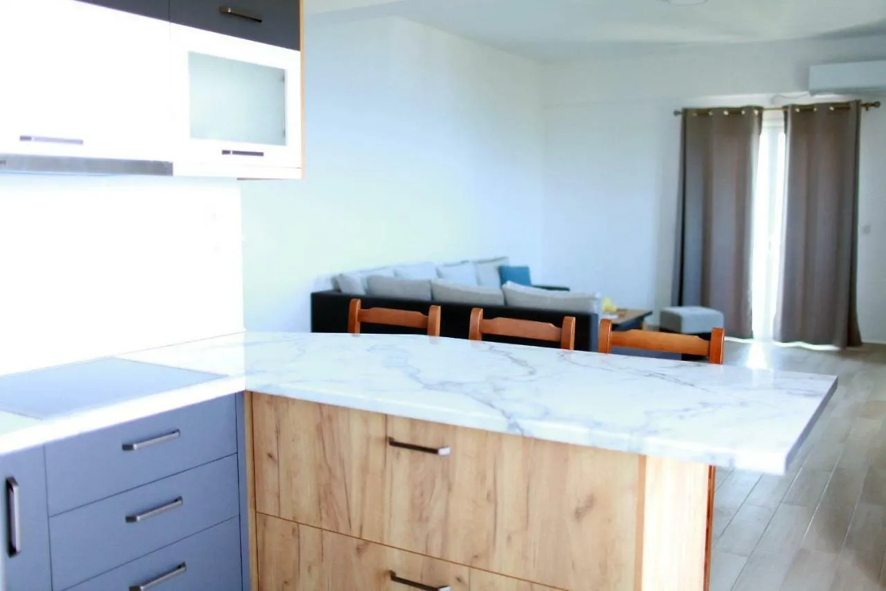 Mihalis Apartments Himare